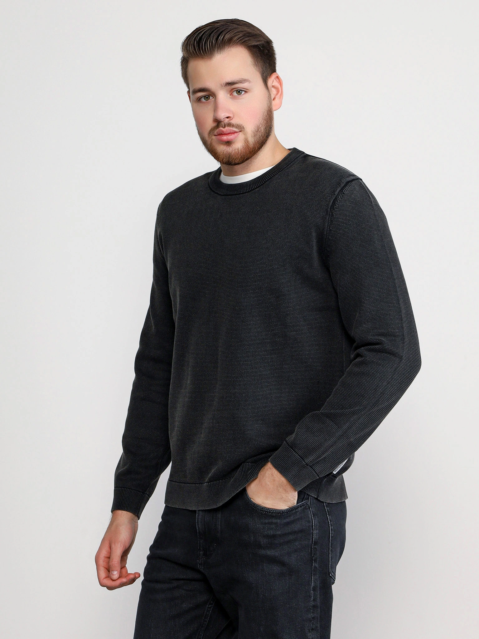 Пуловер черного цвета из хлопка